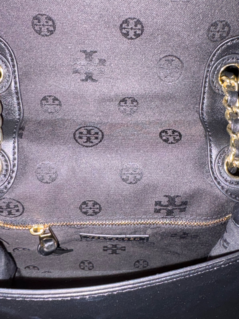Tory Burch Quilted Alexa Black Shoulder Bag - Picture 6 of 7